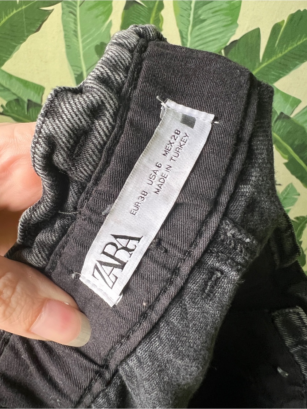 Zara High Rise Paperbag Barrel Jeans Faded Black Womens 6 - Picture 7 of 7